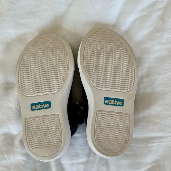 Native Lightweight Sneakers - Picture 4 of 5